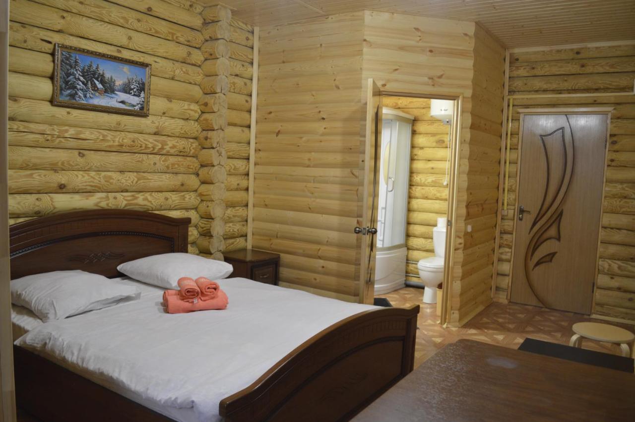 Абхазская Усадьба Hotel Gagra Exterior foto