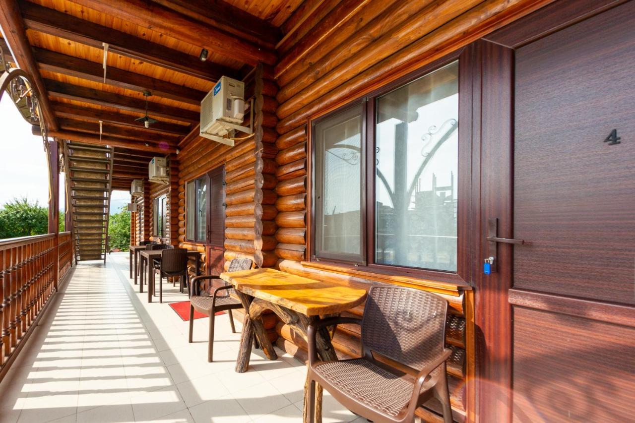 Абхазская Усадьба Hotel Gagra Exterior foto